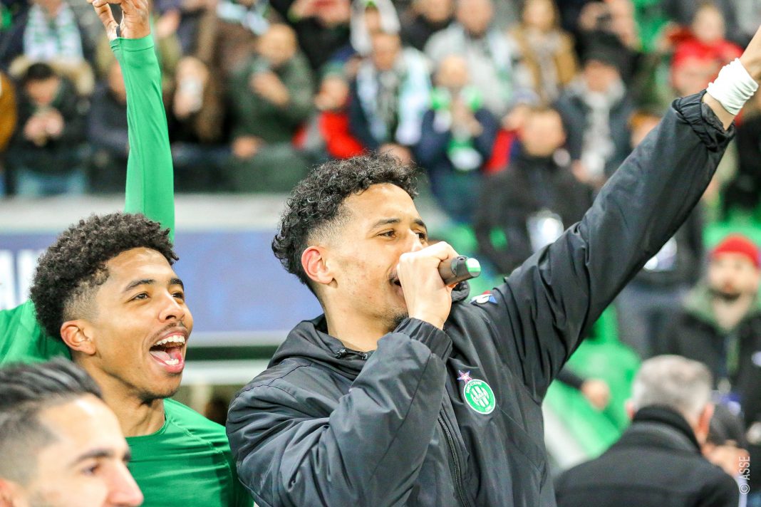 William Saliba chanting with the crowd after the game (Photo via Saint-Etienne on Twitter)