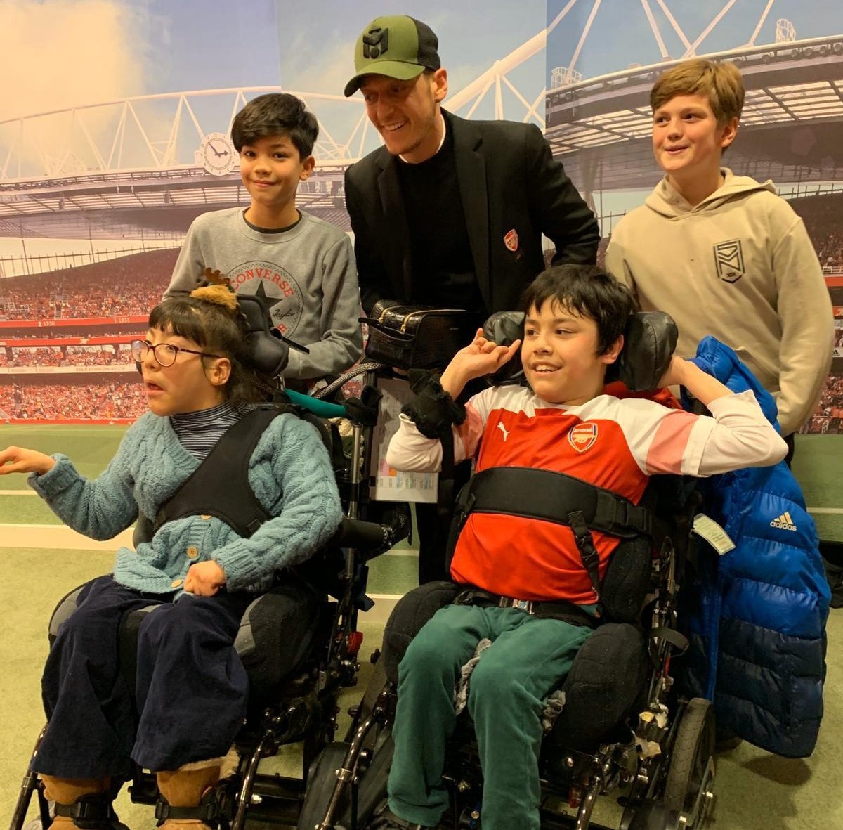 Mesut Ozil visits with fans after Arsenal's match with Newcastle (via Mesut Ozil Twitter @MesutOzil1088)