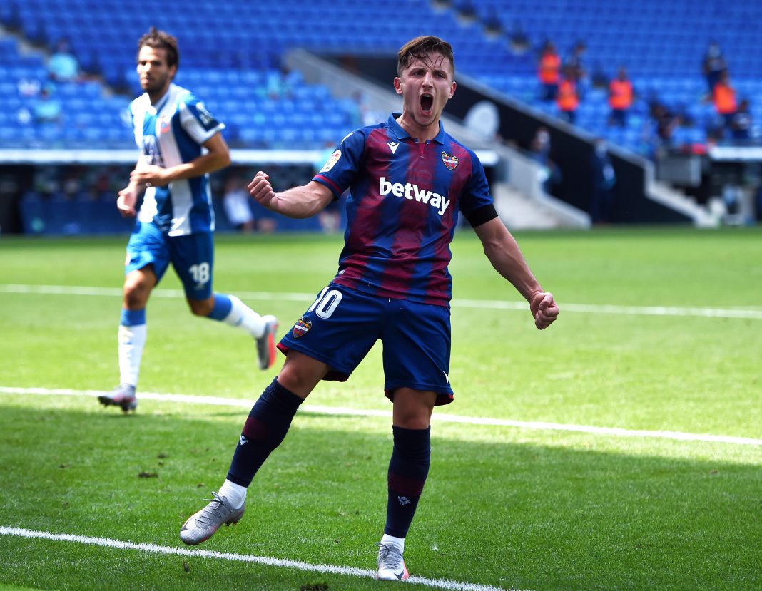 BARCELONA, SPAIN - JUNE 20: Enis Bardhi of Levante UD celebrates after scoring his team's second goal during the Liga match between RCD Espanyol and Levante UD at RCDE Stadium on June 20, 2020 in Barcelona, Spain. Football Stadiums around Europe remain empty due to the Coronavirus Pandemic as Government social distancing laws prohibit fans inside venues resulting in all fixtures being played behind closed doors. (Photo by Alex Caparros/Getty Images)