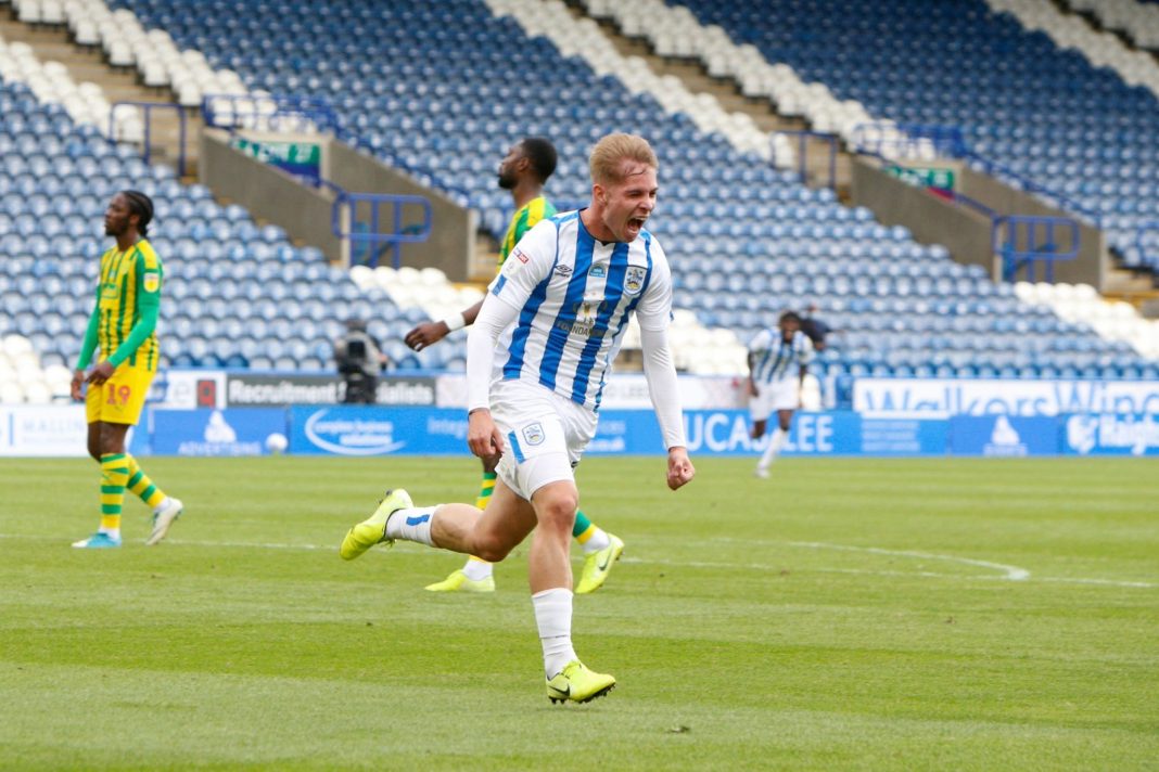 Emile Smith Rowe celebrating scoring for Huddersfield Town (Photo via Smith Rowe on Twitter)