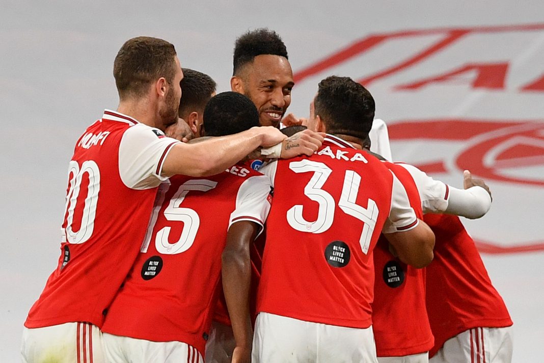 Arsenal's Gabonese striker Pierre-Emerick Aubameyang (C) celebrates scoring their second goal during the English FA Cup semi-final football match between Arsenal and Manchester City at Wembley Stadium in London, on July 18, 2020. (Photo by JUSTIN TALLIS / POOL / AFP)