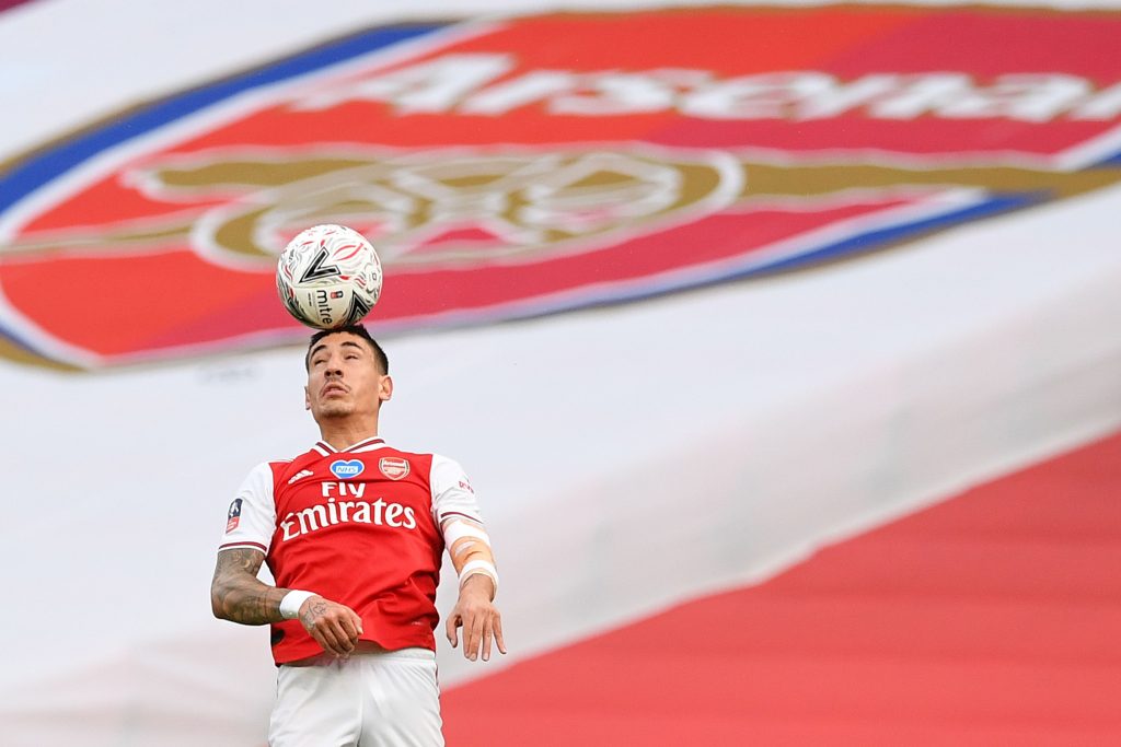 Arsenal's Spanish defender Hector Bellerin heads the ball during the English FA Cup semi-final football match between Arsenal and Manchester City at Wembley Stadium in London, on July 18, 2020. (Photo by JUSTIN TALLIS / POOL / AFP)