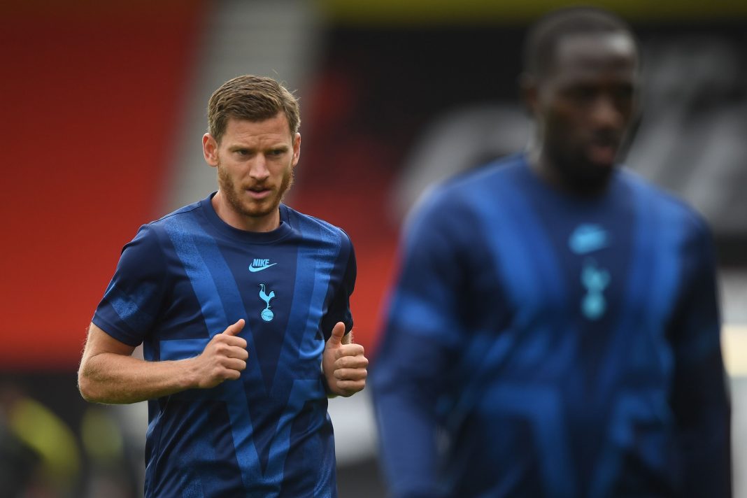 Tottenham Hotspur's Belgian defender Jan Vertonghen (L) warms up prior to the English Premier League football match between Bournemouth and Tottenham Hotspur at the Vitality Stadium in Bournemouth, southern England, on July 9, 2020. (Photo by NEIL HALL / POOL / AFP)