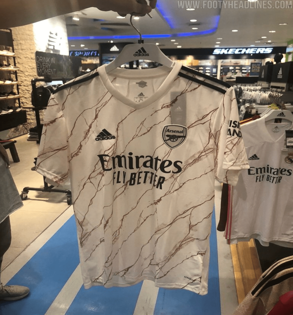 Arsenal 2020/21 Away Shirt on sale in Indonesia (Photo via AFCStuff on Twitter)