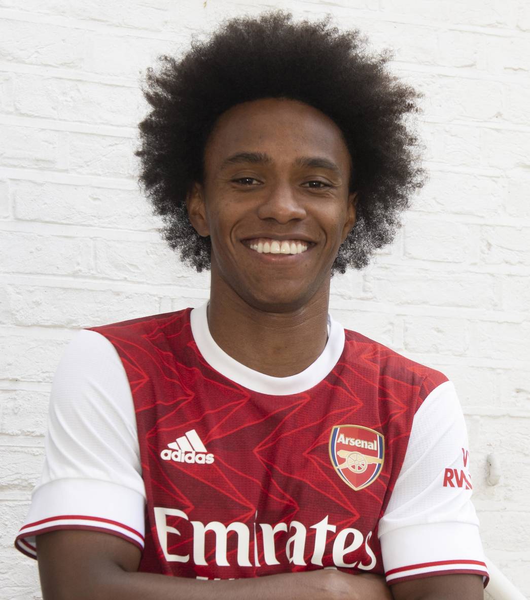 Willian after signing for Arsenal (Photo via Arsenal.com)
