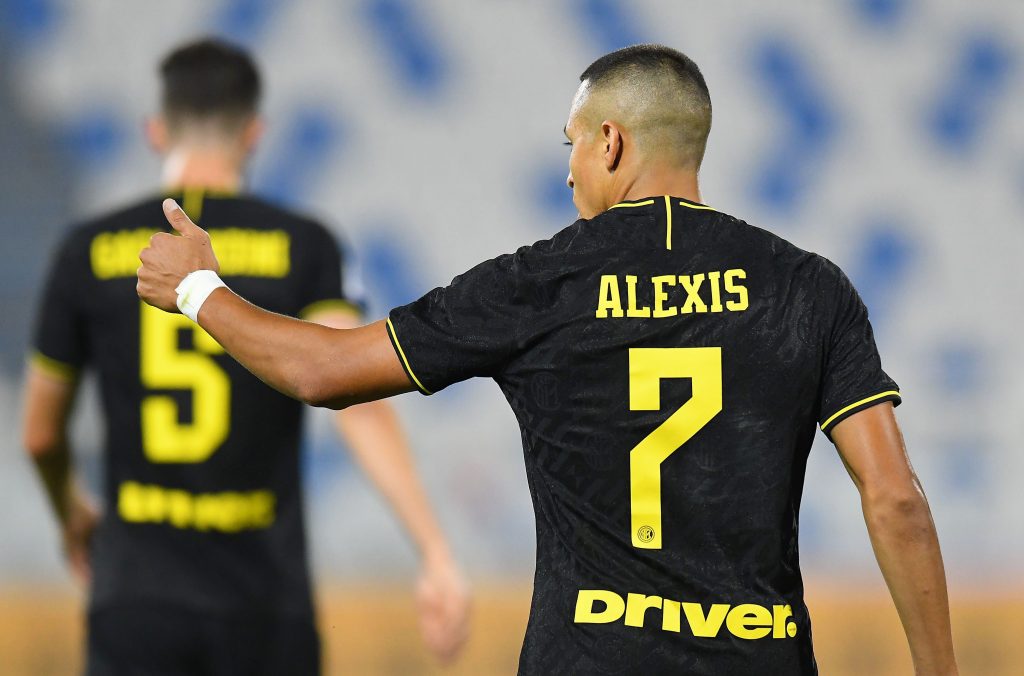 FERRARA, ITALY - JULY 16: Alexis Sanchez of FC Internazionale celebrates after scoring his team's third goal during the Serie A match between SPAL and FC Internazionale at Stadio Paolo Mazza on July 16, 2020 in Ferrara, Italy. (Photo by Alessandro Sabattini/Getty Images)