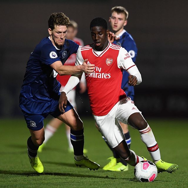 Tobi Omole playing for Arsenal (Photo via Omole on Instagram)