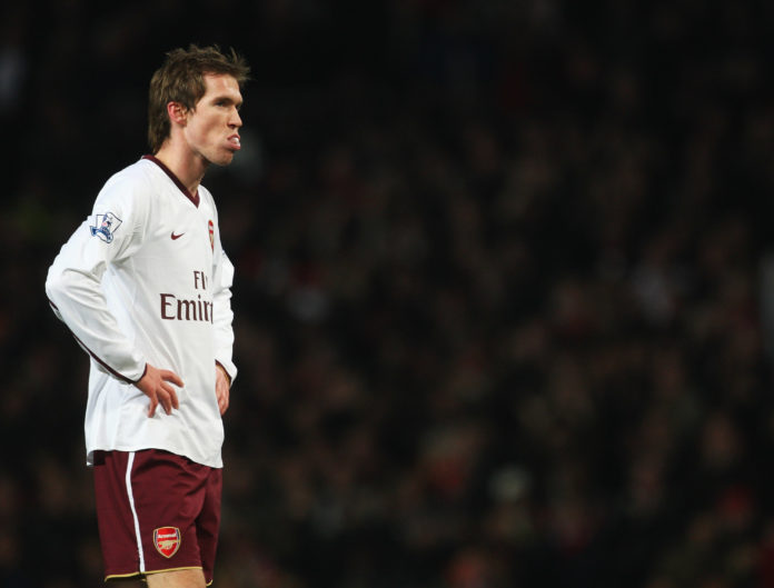 MANCHESTER, UNITED KINGDOM - FEBRUARY 16: Aleksandr Hleb of Arsenal looks dejected during the FA Cup sponsored by E.ON 5th Round match between Manchester United and Arsenal at Old Trafford on February 16, 2008 in Manchester, England. (Photo by Laurence Griffiths/Getty Images)