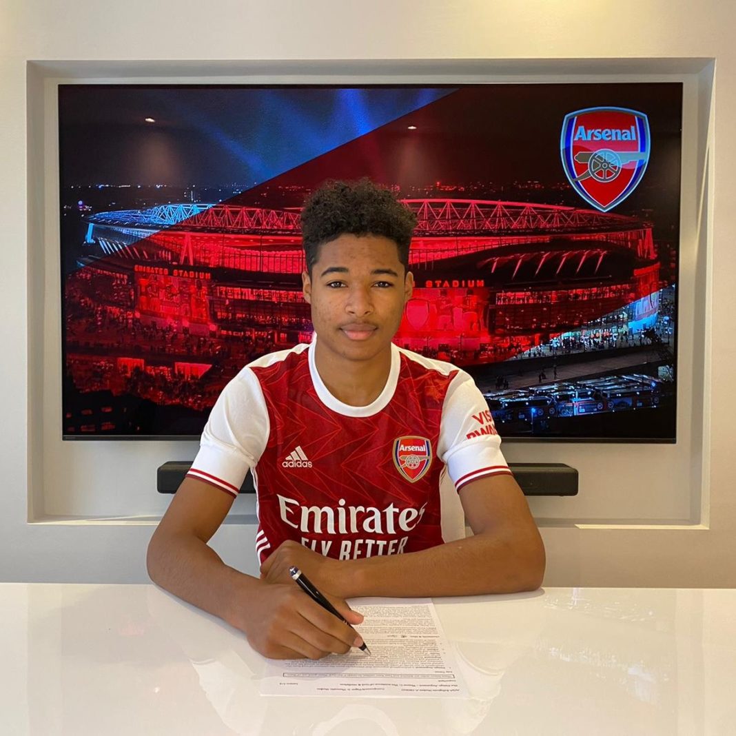 Reuell Walters signs for Arsenal (Photo via Walters on Twitter)
