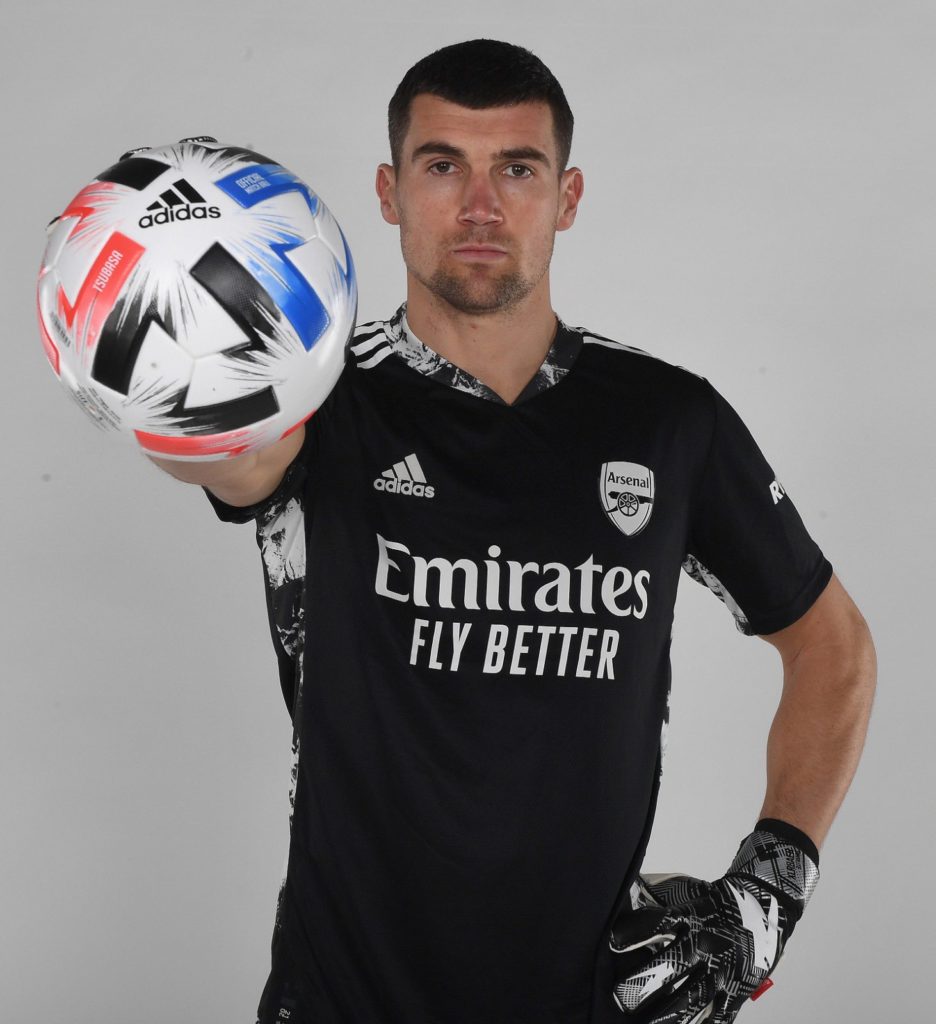 Mat Ryan after signing for Arsenal (Photo via Ryan on Twitter)
