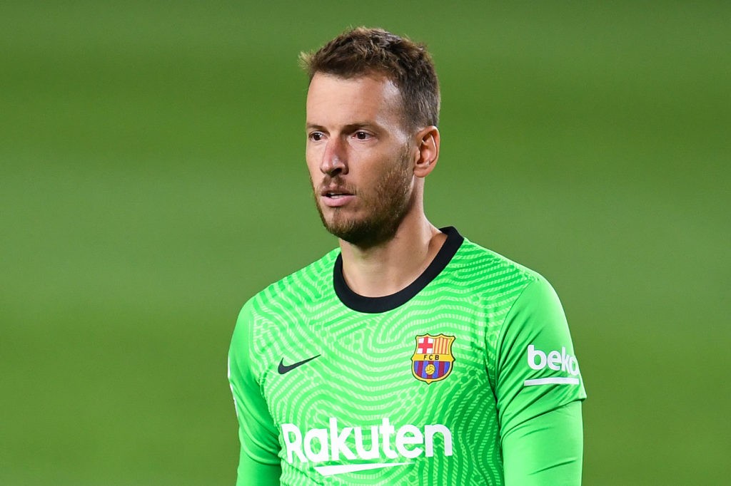 BARCELONA, SPAIN - SEPTEMBER 27: Neto of FC Barcelona looks on during the La Liga Santander match between FC Barcelona and Villarreal CF at Camp Nou on September 27, 2020 in Barcelona, Spain. Football Stadiums around Europe remain empty due to the Coronavirus Pandemic as Government social distancing laws prohibit fans inside venues resulting in fixtures being played behind closed doors. (Photo by David Ramos/Getty Images)