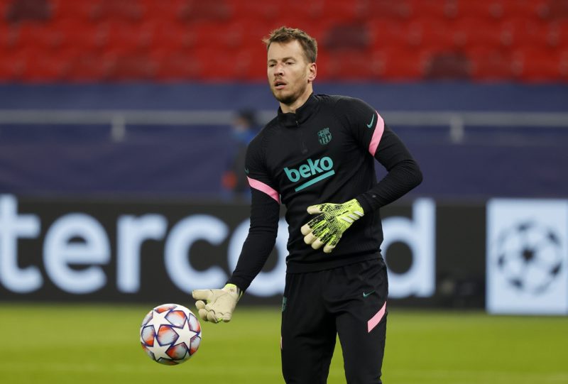 BUDAPEST, HUNGARY - DECEMBER 02: Neto of Barcelona warms up ahead of the UEFA Champions League Group G stage match between Ferencvaros Budapest and FC Barcelona at Psukas Arena on December 02, 2020 in Budapest, Hungary.. (Photo by Laszlo Szirtesi/Getty Images)