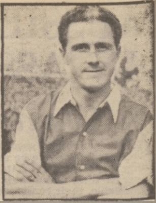 Mike Tiddy, the first Arsenal player to wear the number 11 was distinctive due to the white streak in his hair.