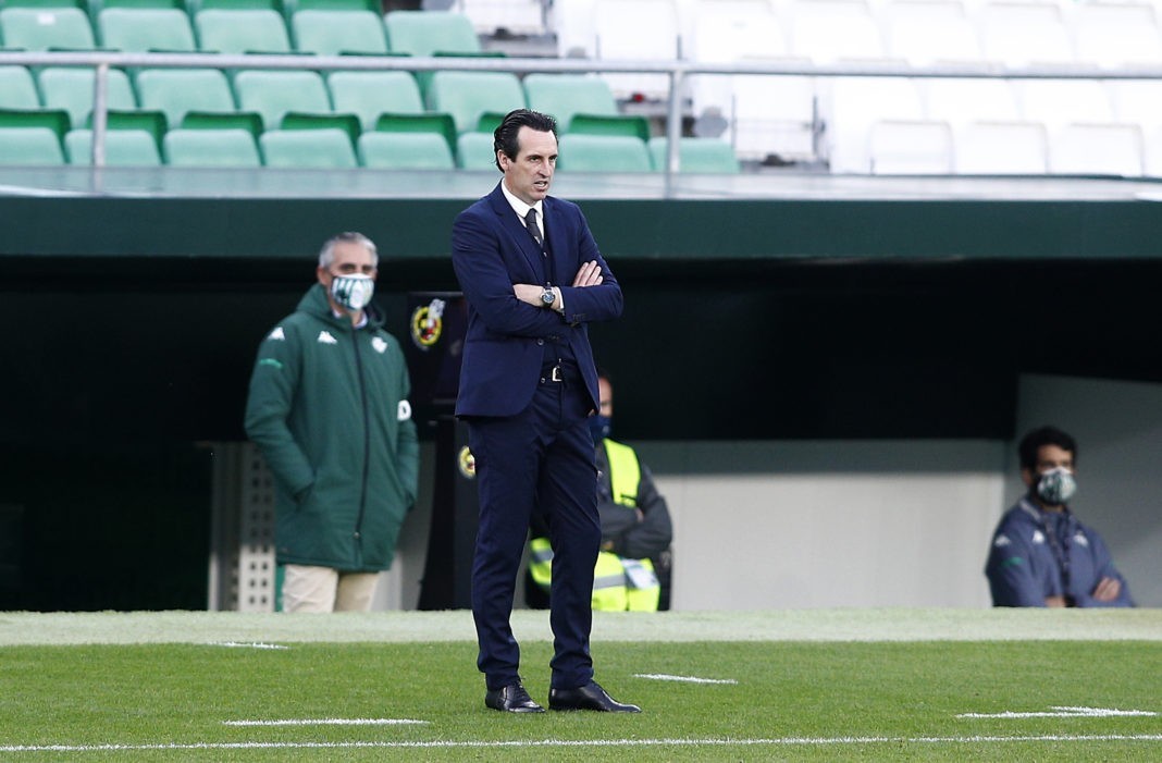 SEVILLE, SPAIN - DECEMBER 13: Unai Emery, Head Coach of Villarreal looks on during the La Liga Santander match between Real Betis and Villarreal CF at Estadio Benito Villamarin on December 13, 2020 in Seville, Spain. Sporting stadiums around Spain remain under strict restrictions due to the Coronavirus Pandemic as Government social distancing laws prohibit fans inside venues resulting in games being played behind closed doors. (Photo by Fran Santiago/Getty Images)