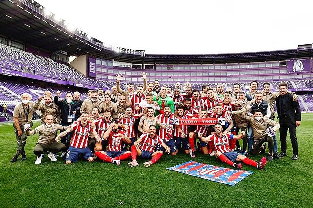 Atletico Madrid squad celebrate winning La Liga (Photo via Torreira on Instagram)