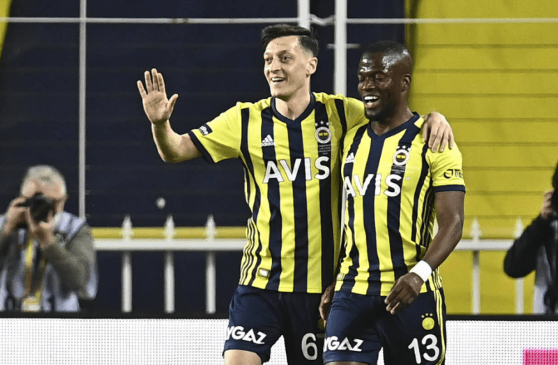 Mesut Ozil (L) and Enner Valencia of Fenerbahce during the Turkish Super league football match between Fenerbahce and BB Erzurumspor at Ulker Stadium in Istanbul, Turkey on May 03 , 2021