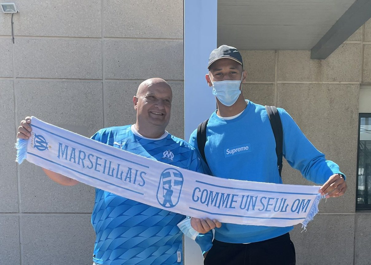 William Saliba arriving in Marseille (Photo via Mode55489648 on Twitter)
