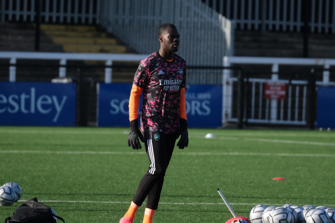 Ovie Ejeheri warming up with the Arsenal u23s (Photo by Dan Critchlow)