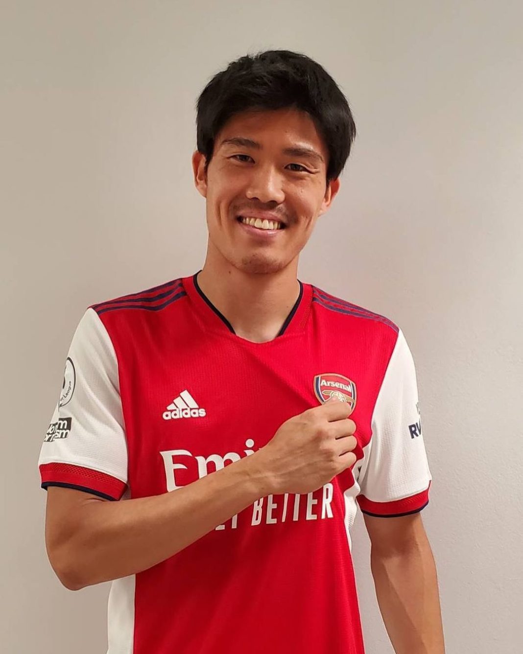 Takehiro Tomiyasu with Arsenal (Photo via Tomiyasu on Instagram)