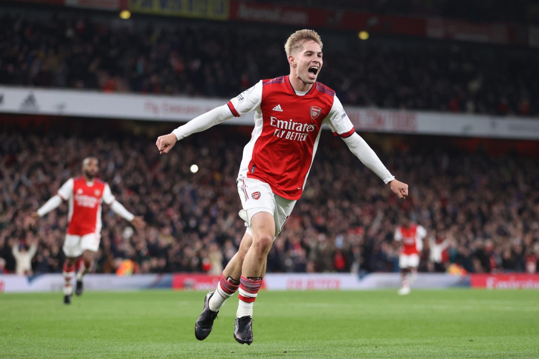 LONDON, ENGLAND - OCTOBER 22: Emile Smith Rowe of Arsenal celebrates scoring the third goal during the Premier League match between Arsenal and Aston Villa at Emirates Stadium on October 22, 2021 in London, England. (Photo by Richard Heathcote/Getty Images)
