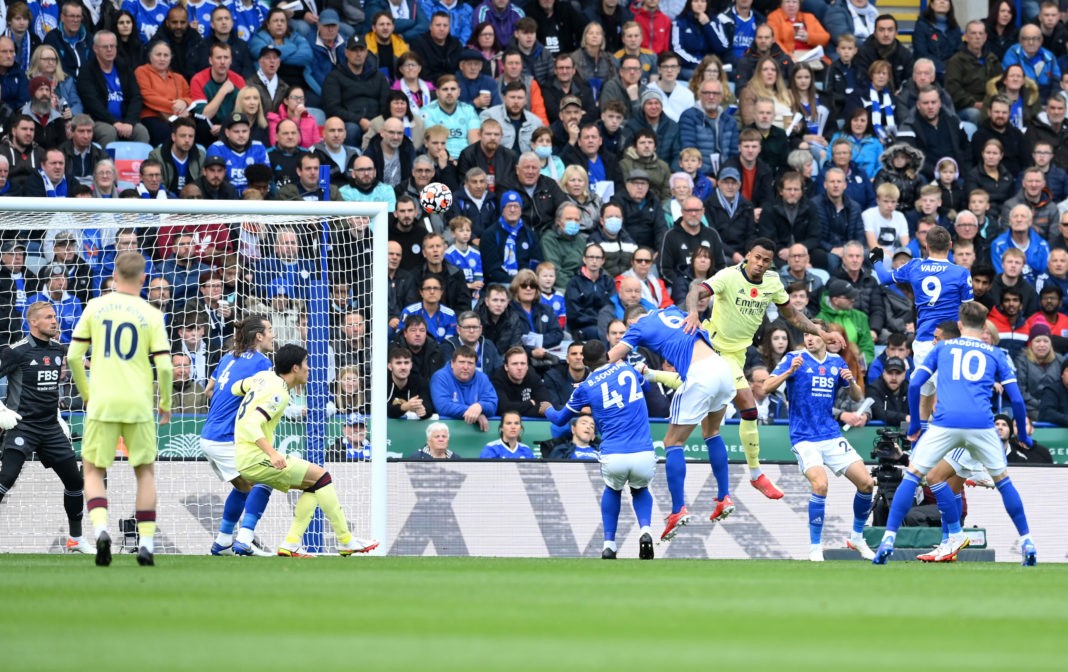 LEICESTER, ENGLAND - OCTOBER 30: Gabriel Magalhaes of Arsenal scores their team's first goal during the Premier League match between Leicester City and Arsenal at The King Power Stadium on October 30, 2021 in Leicester, England. (Photo by Michael Regan/Getty Images)