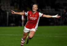 Arsenal keep their 100% record in the league, 3 clear of Chelsea BOREHAMWOOD, ENGLAND - NOVEMBER 07: Beth Mead of Arsenal celebrates after scoring their team's third goal during the Barclays FA Women's Super League match between Arsenal Women and West Ham United Women at Meadow Park on November 07, 2021 in Borehamwood, England. (Photo by Harriet Lander/Getty Images)