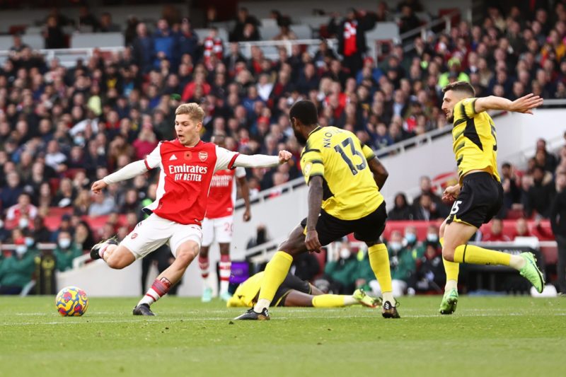 LONDON, ENGLAND - NOVEMBER 07: Emile Smith Rowe of Arsenal scores their side's first goal during the Premier League match between Arsenal and Watford at Emirates Stadium on November 07, 2021 in London, England. (Photo by Ryan Pierse/Getty Images)