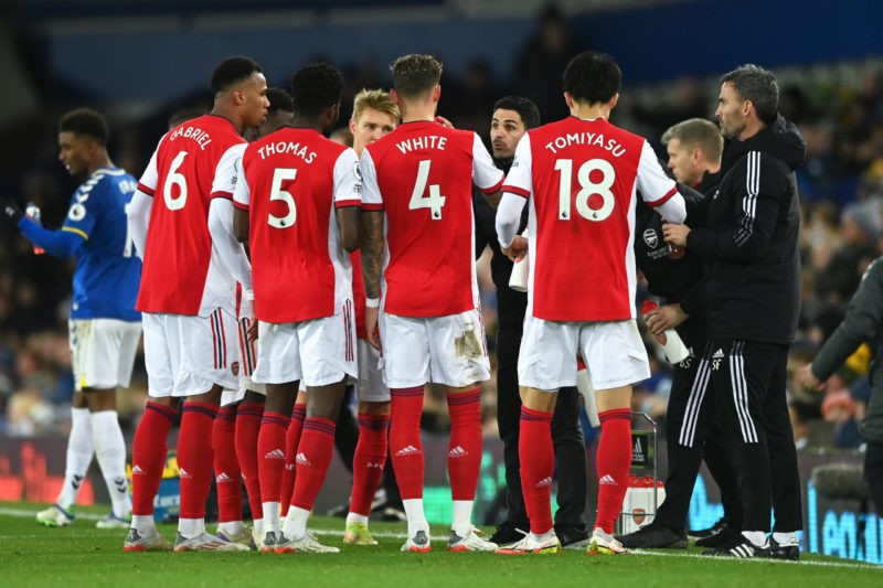 LIVERPOOL, ENGLAND - DECEMBER 06: Mikel Arteta, Manager of Arsenal gives instructions during a break in play during the Premier League match between Everton and Arsenal at Goodison Park on December 06, 2021 in Liverpool, England. (Photo by Gareth Copley/Getty Images)