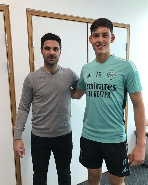Alexei Rojas Fedorushchenko with Mikel Arteta (Photo via Instagram)