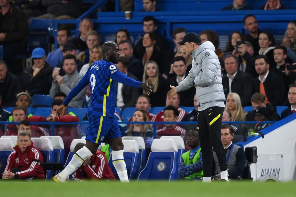 LONDON, ENGLAND: Romelu Lukaku and Thomas Tuchel, Manager of Chelsea after Lukaku was substituted during the Premier League match between Chelsea and Arsenal at Stamford Bridge on April 20, 2022. (Photo by Justin Setterfield/Getty Images)