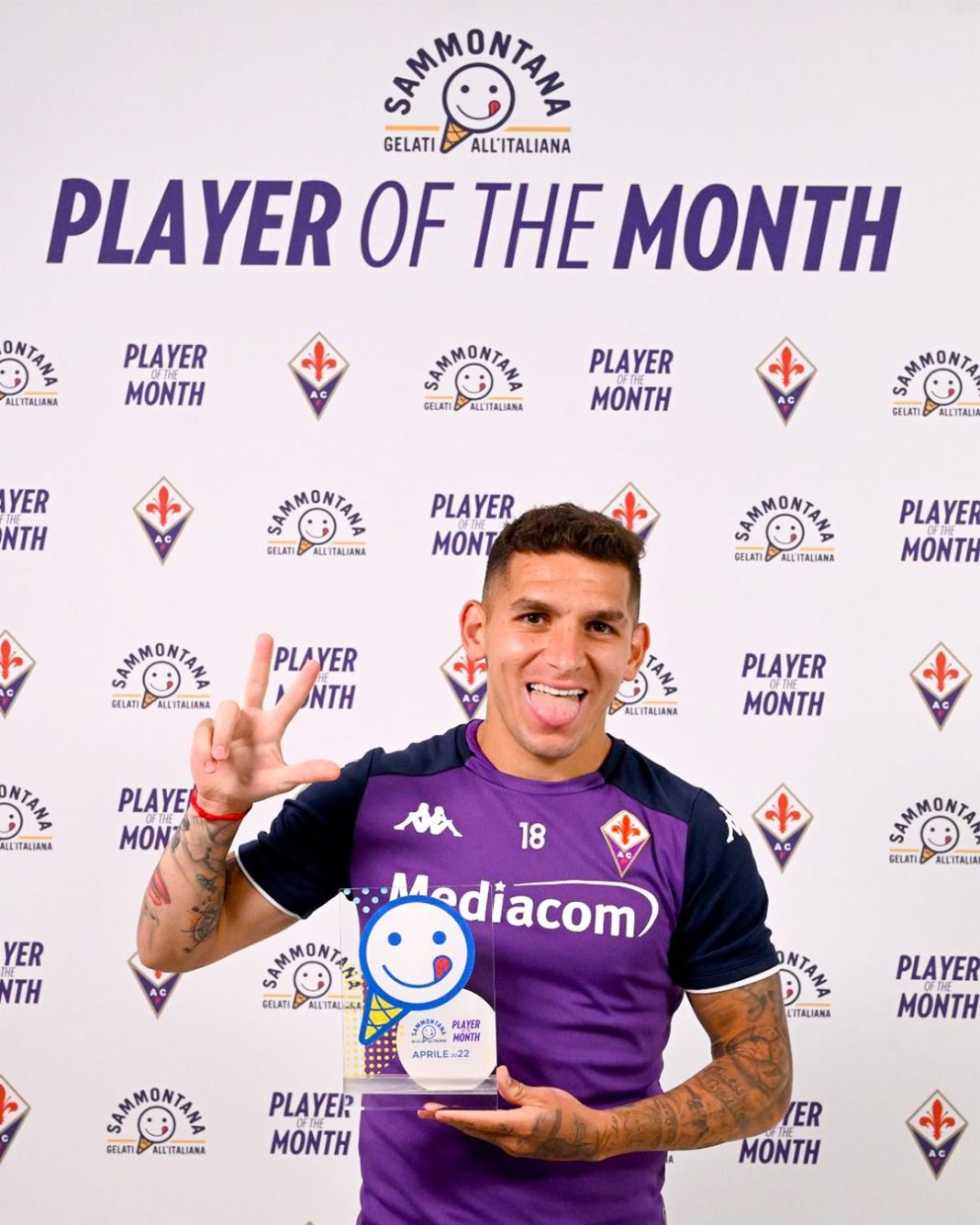 Lucas Torreira wins his third Fiorentina Player of the Month award (Photo via Torreira on Twitter)
