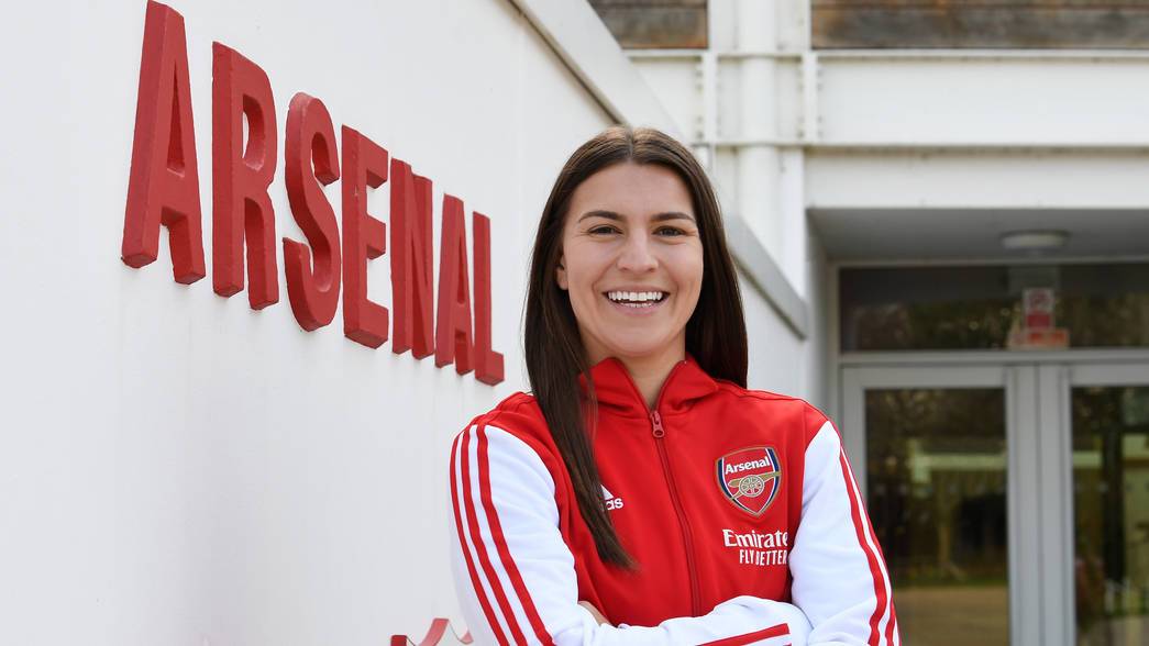 Steph Catley after signing her contract extension with Arsenal (Photo via Arsenal.com)