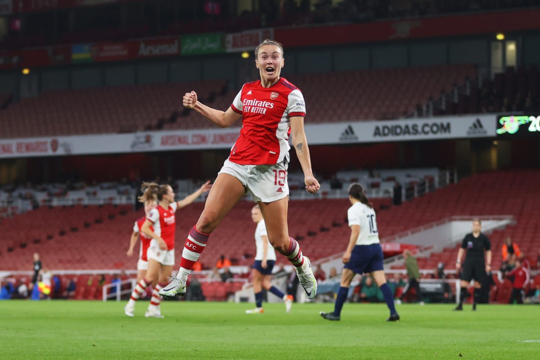 LONDON, ENGLAND - MAY 04: Caitlin Foord of Arsenal celebrates after scoring their side's second goal during the Barclays FA Women's Super League match between Arsenal Women and Tottenham Hotspur Women at Emirates Stadium on May 04, 2022 in London, England. (Photo by Catherine Ivill/Getty Images)