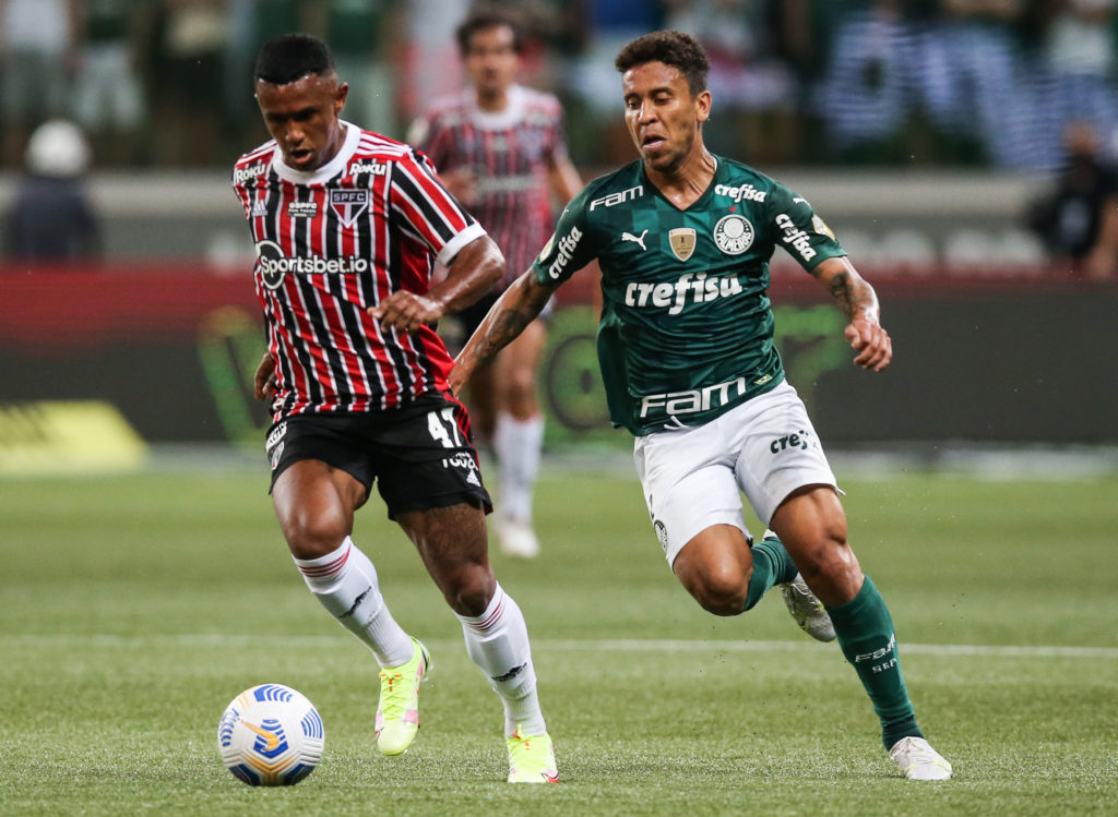 SAO PAULO, BRAZIL: Marquinhos of Sao Paulo and Marcos Rocha of Sao Paulo fight for the ball during a match between Palmeiras and Sao Paulo as part of Brasileirao Series A 2021 at Allianz Parque on November 17, 2021. (Photo by Alexandre Schneider/Getty Images)