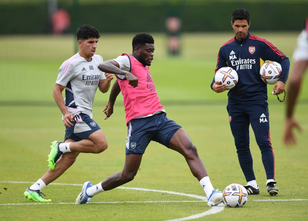 Salah-Eddine Oulad M'hand and Thomas Partey in pre-season training (Photo via Arsenal.com)