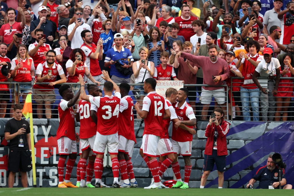BALTIMORE, MARYLAND - JULY 16: Bukayo Saka #7 of Arsenal (l) celebrates scoring a first half goal against the Everton during a preseason friendly at M&T Bank Stadium on July 16, 2022 in Baltimore, Maryland. (Photo by Rob Carr/Getty Images)