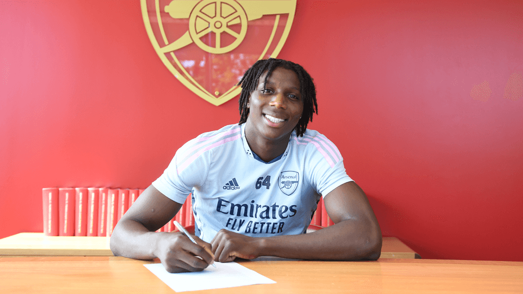 Top Arsenal youngster signs new deal and confirms loan reports