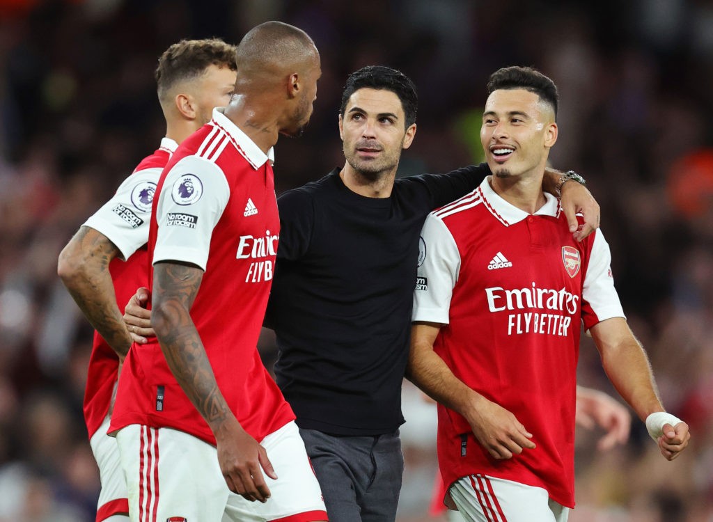 LONDON, ENGLAND - AUGUST 31: Mikel Arteta, Manager of Arsenal, celebrates their side's win with their players during the Premier League match between Arsenal FC and Aston Villa at Emirates Stadium on August 31, 2022 in London, England. (Photo by David Rogers/Getty Images)