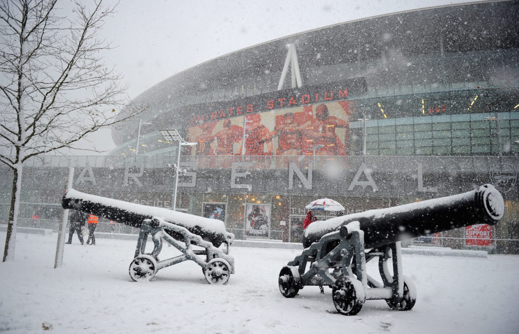 LONDON, ENGLAND - DECEMBER 18: Conditions in North London worsen as the match is postponed before the Barclays Premier League match between Arsenal and Stoke City at the Emirates Stadium on December 18, 2010 in London, England. (Photo by Clive Mason/Getty Images)