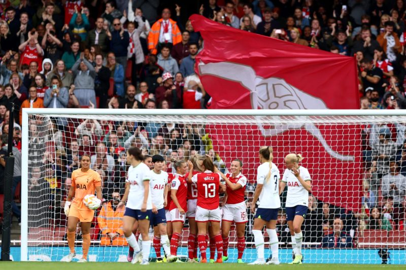 LONDON, ENGLAND - SEPTEMBER 24: Vivianne Miedema of Arsenal celebrates scoringtheir team's fourth goal with teammates during the FA Women's Super League match between Arsenal and Tottenham Hotspur at Emirates Stadium on September 24, 2022 in London, England. (Photo by Clive Rose/Getty Images)