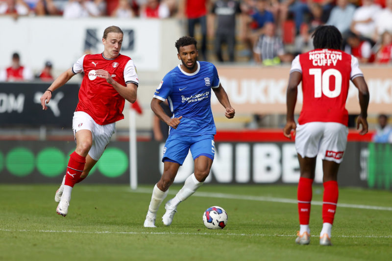 ROTHERHAM, ENGLAND - AUGUST 27: Auston Trusty of Birmingham City is challenged by Tom Eaves of Rotherham United during the Sky Bet Championship between Rotherham United and Birmingham City at AESSEAL New York Stadium on August 27, 2022 in Rotherham, England. (Photo by Malcolm Couzens/Getty Images)