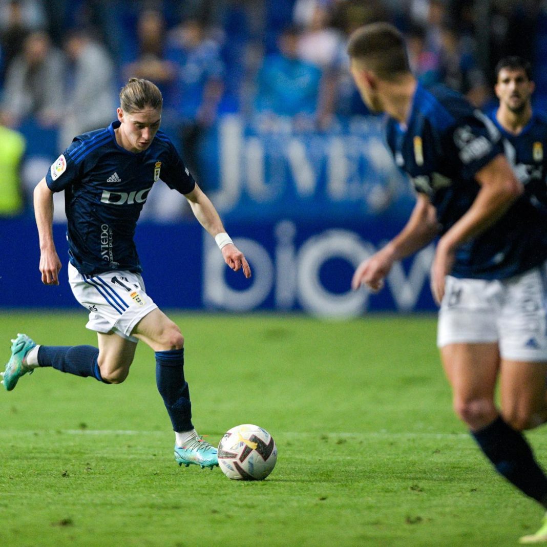 Marcelo Flores playing for Real Oviedo (Photo via Flores on Instagram)
