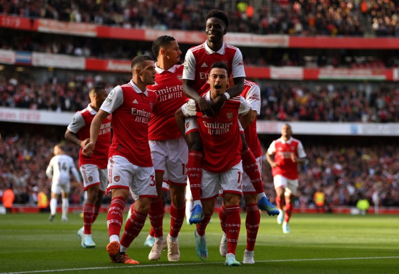 LONDON, ENGLAND - OCTOBER 09: Gabriel Martinelli of Arsenal celebrates with teammates after scoring their team's first goal during the Premier League match between Arsenal FC and Liverpool FC at Emirates Stadium on October 09, 2022 in London, England. (Photo by Justin Setterfield/Getty Images)