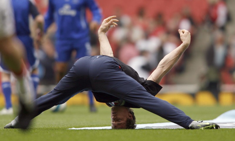 Arsenal's German Goalkeeper Jens Lehmann warms up before their Premier League match against Everton at the Emirates Stadium, North London, England, on May 4, 2008. (Photo credit GLYN KIRK/AFP via Getty Images)