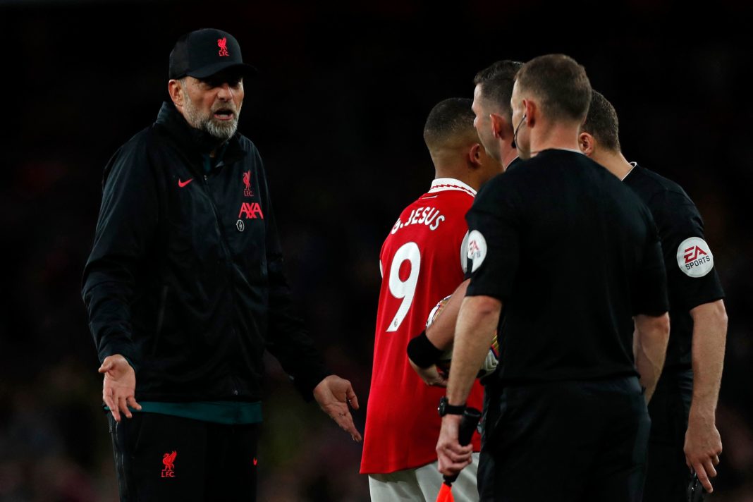 Liverpool's German manager Jurgen Klopp remonstrates with Referee Michael Oliver after the English Premier League football match between Arsenal and Liverpool at the Emirates Stadium in London on October 9, 2022. (Photo by IAN KINGTON/IKIMAGES/AFP via Getty Images)
