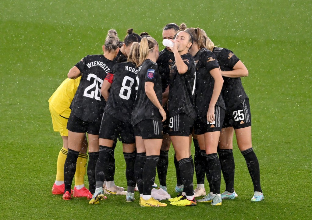 LEICESTER, ENGLAND - NOVEMBER 06: The Arsenal team before the Barclays Women's Super League match between Leicester City and Arsenal at The King Power Stadium on November 06, 2022 in Leicester, England. (Photo by Ross Kinnaird/Getty Images)
