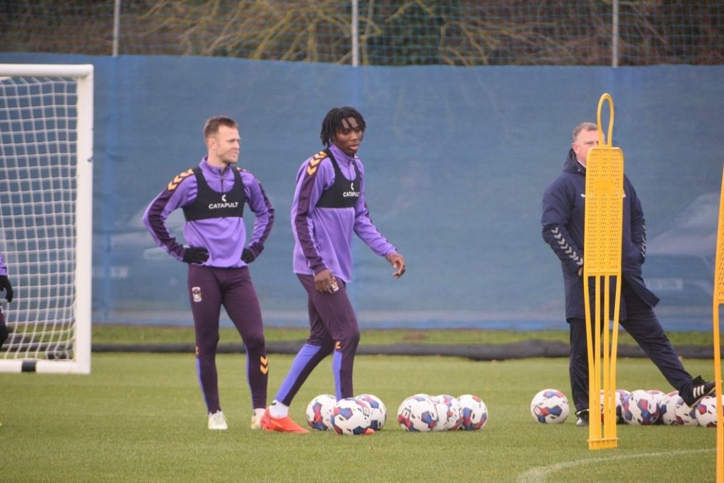 Brooke Norton-Cuffy in training with Coventry City on loan (Photo via Norton-Cuffy on Twitter)