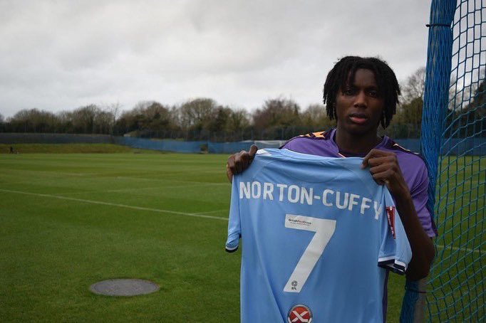 Brooke Norton-Cuffy signing for Coventry City on loan (Photo via Norton-Cuffy on Twitter)