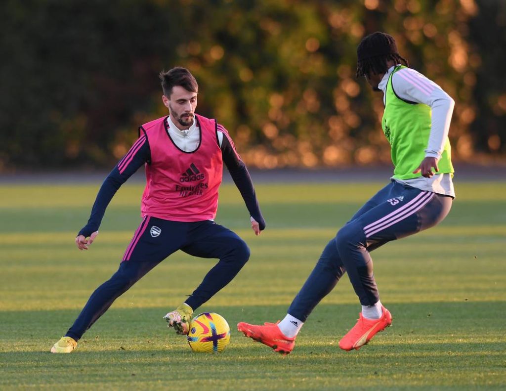 Zane Monlouis (R) takes part in first-team training with Arsenal (Photo via Arsenal.com)