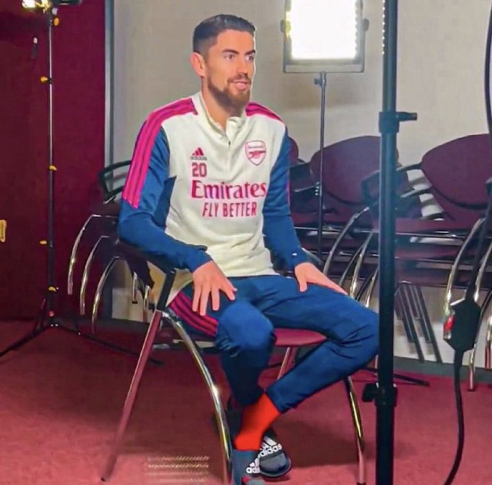 Jorginho wearing an Arsenal shirt in another leaked picture (Photo via Chris Wheatley)